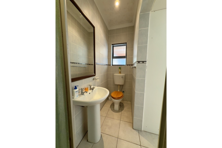 4 Bedroom Property for Sale in Kensington Western Cape